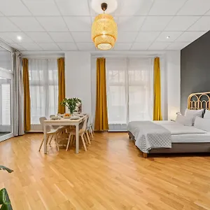 33 J Prenzlauerberg Apartment Berlin
